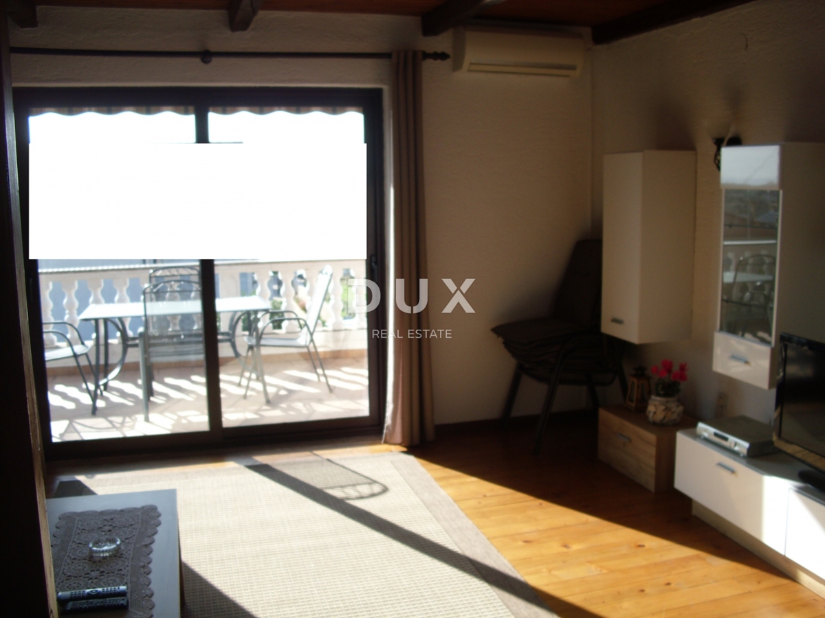 ISOLA DI KRK, PUNAT - Casa indipendente con piscina a 500 m dal mare