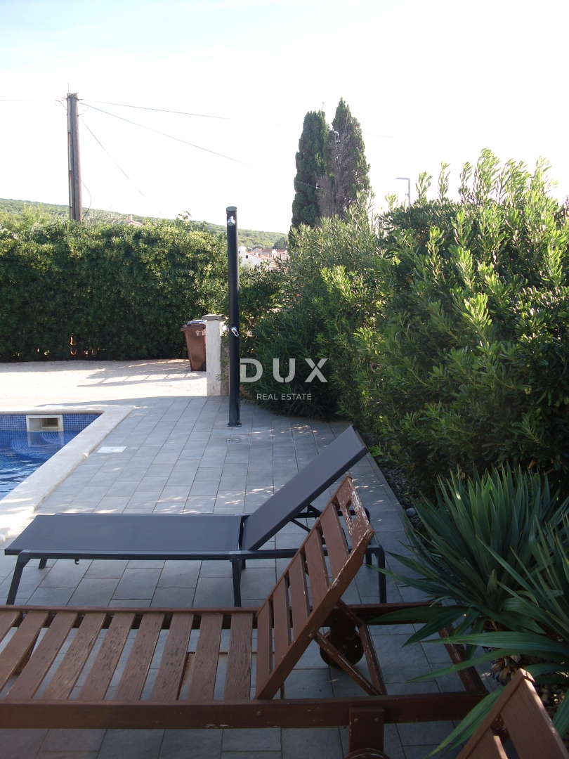 ISOLA DI KRK, PUNAT - Casa indipendente con piscina a 500 m dal mare