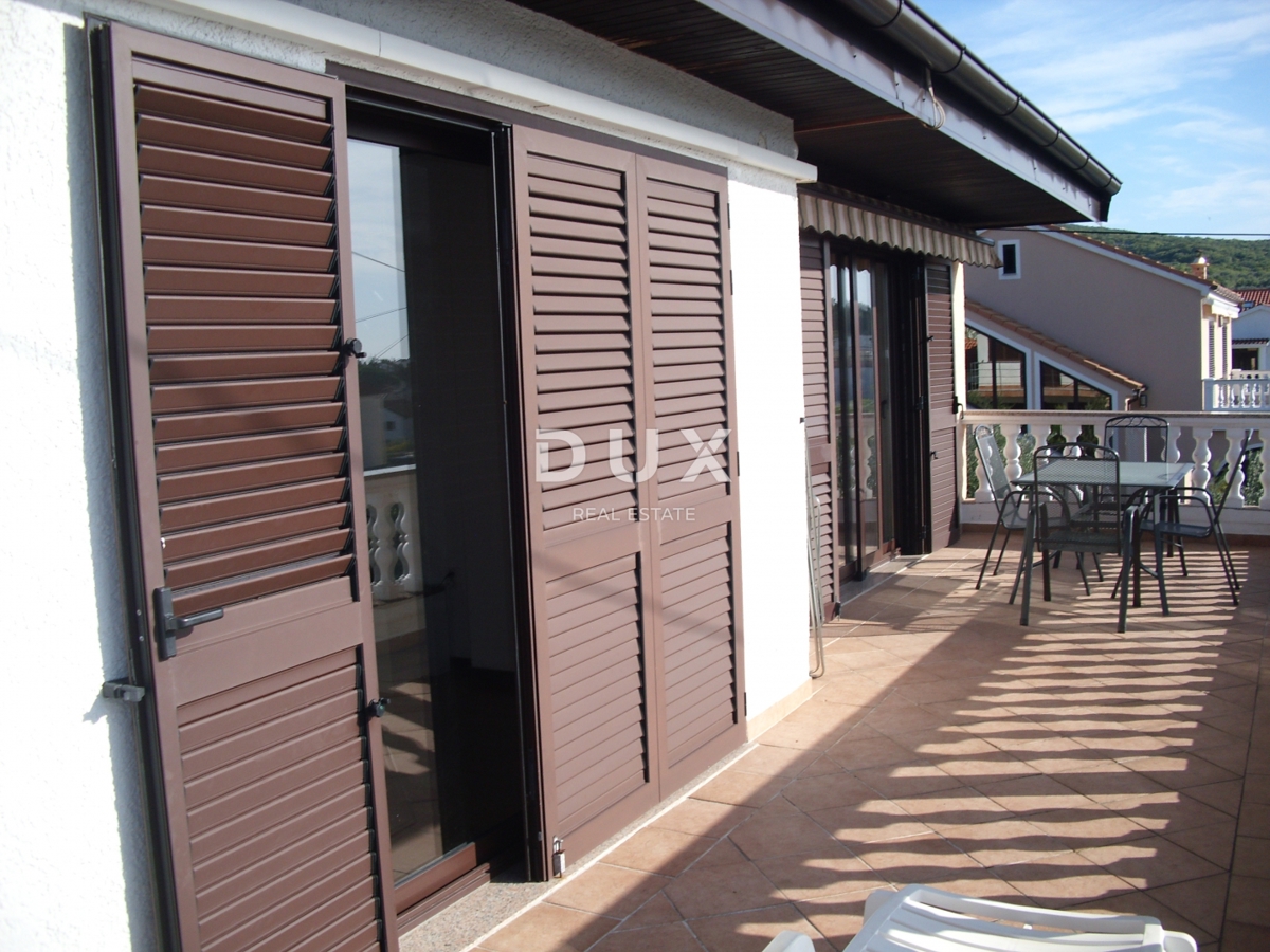 ISOLA DI KRK, PUNAT - Casa indipendente con piscina a 500 m dal mare