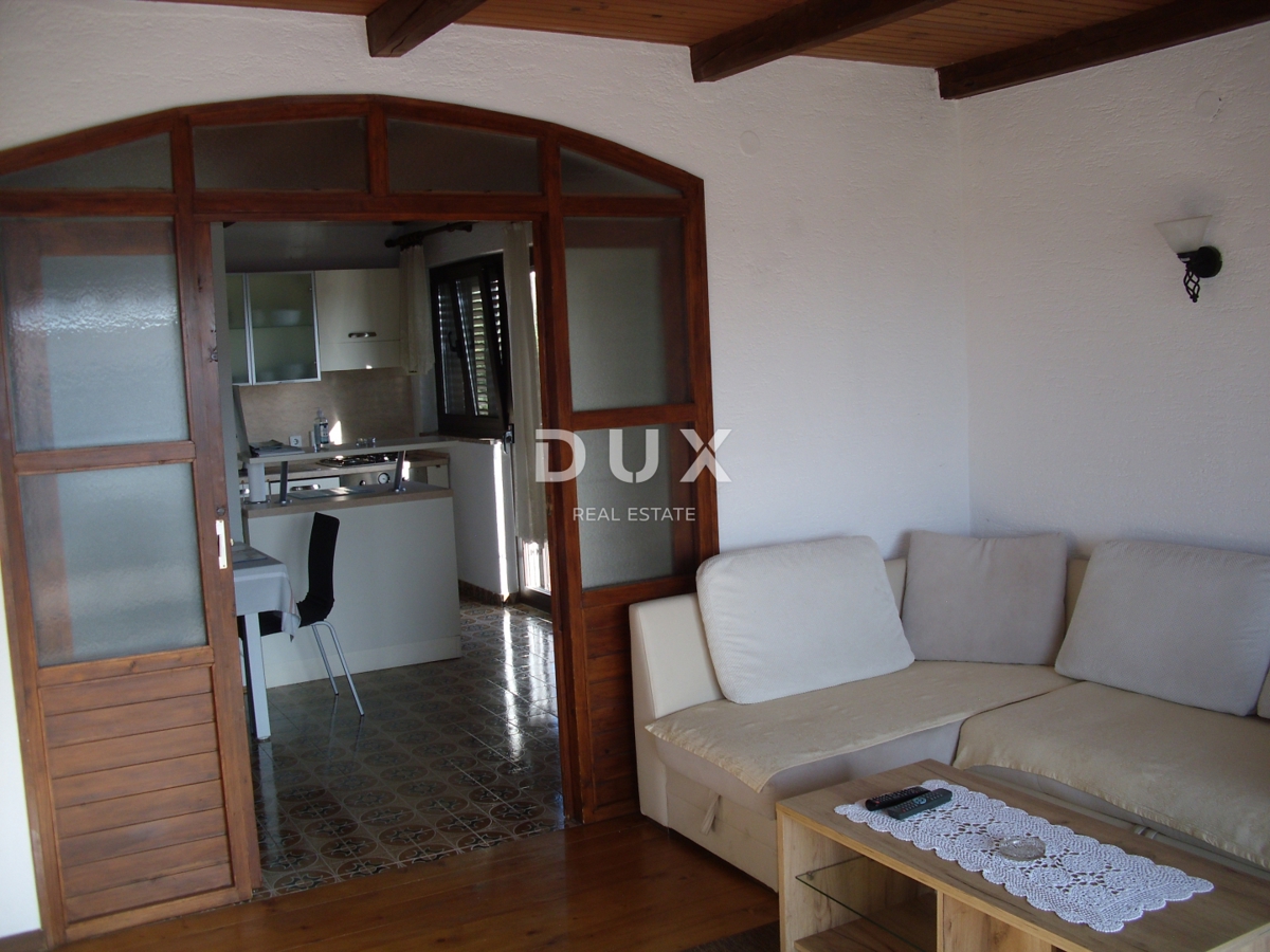 ISOLA DI KRK, PUNAT - Casa indipendente con piscina a 500 m dal mare