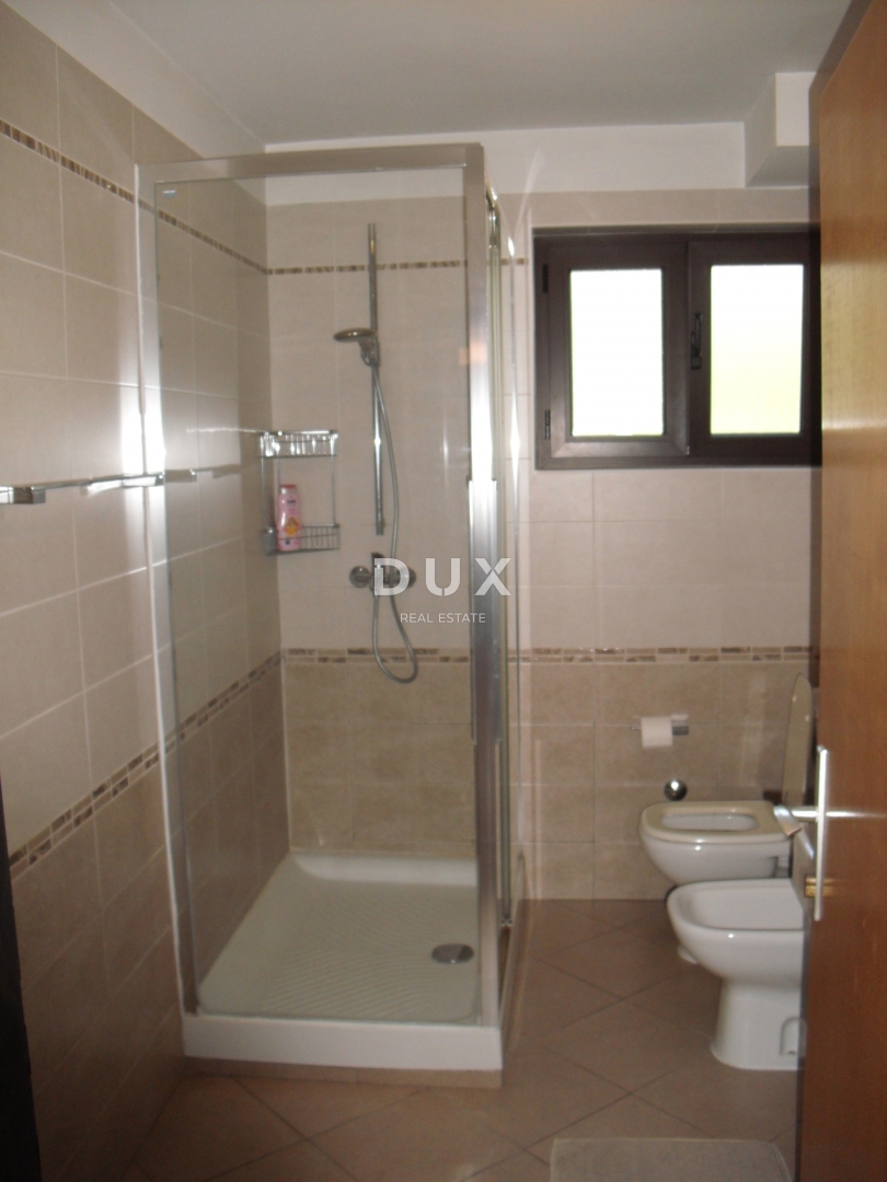 ISOLA DI KRK, PUNAT - Casa indipendente con piscina a 500 m dal mare