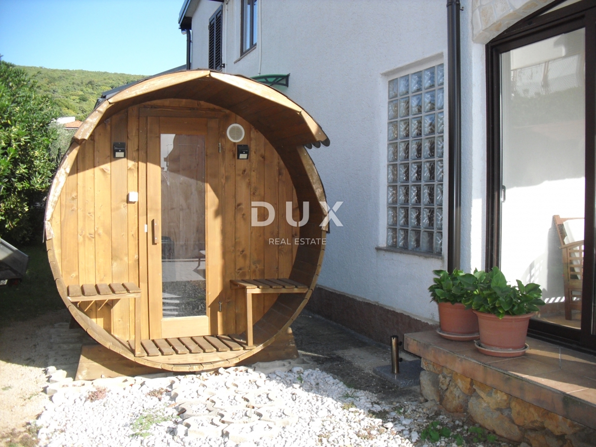 ISOLA DI KRK, PUNAT - Casa indipendente con piscina a 500 m dal mare