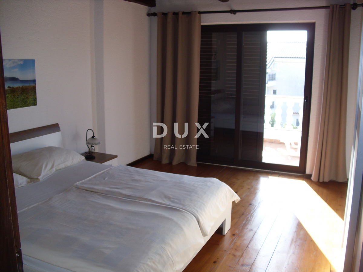 ISOLA DI KRK, PUNAT - Casa indipendente con piscina a 500 m dal mare