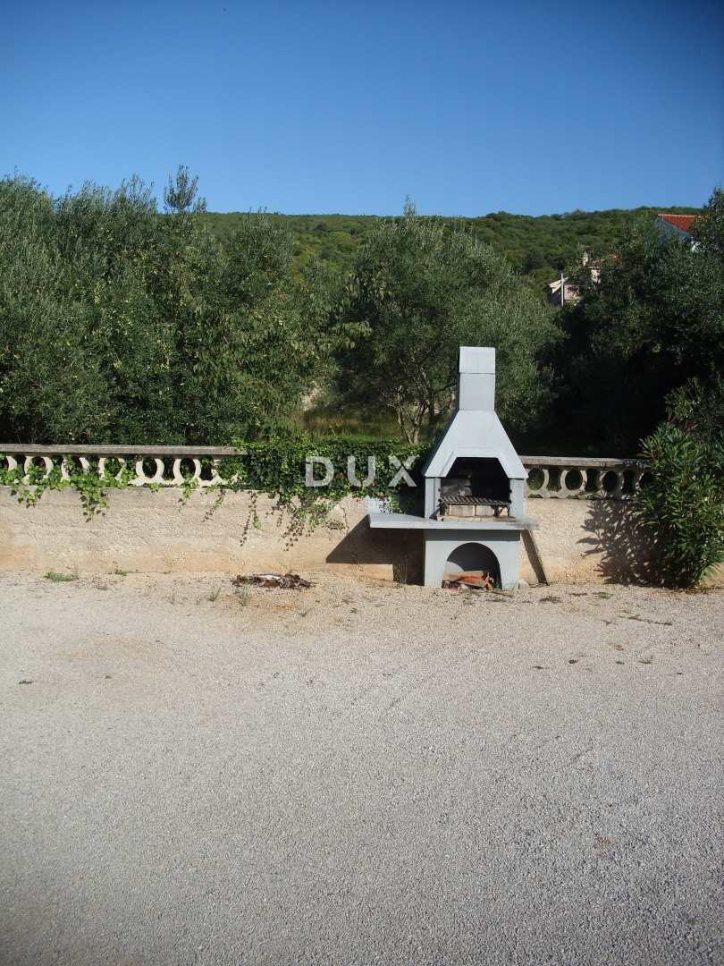ISOLA DI KRK, PUNAT - Casa indipendente con piscina a 500 m dal mare