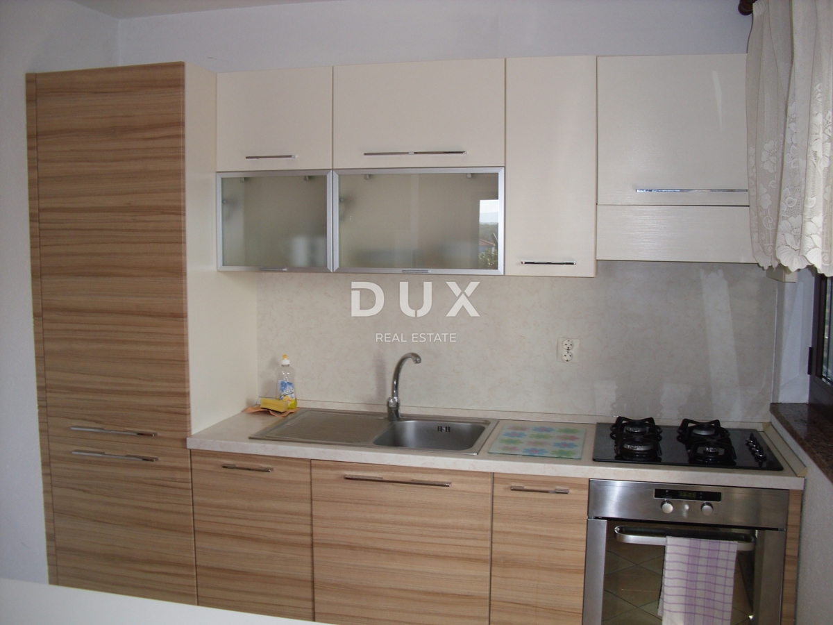 ISOLA DI KRK, PUNAT - Casa indipendente con piscina a 500 m dal mare