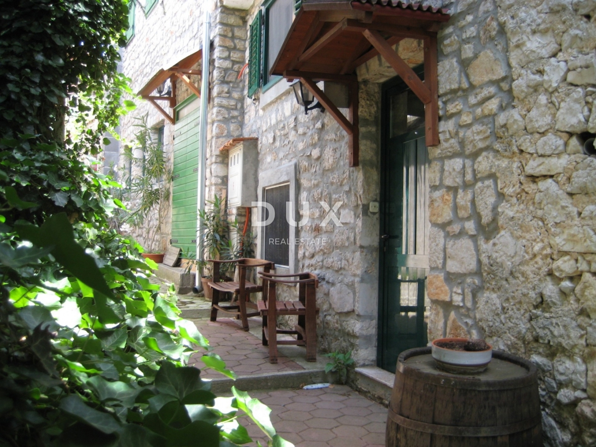 MURTER, BETINA - OCCASIONE! Affascinante casa in pietra su 3 piani
