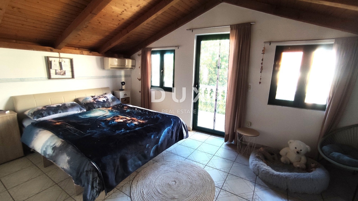 MURTER, BETINA - OCCASIONE! Affascinante casa in pietra su 3 piani