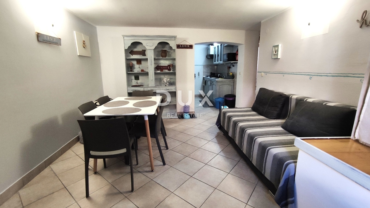 MURTER, BETINA - OCCASIONE! Affascinante casa in pietra su 3 piani