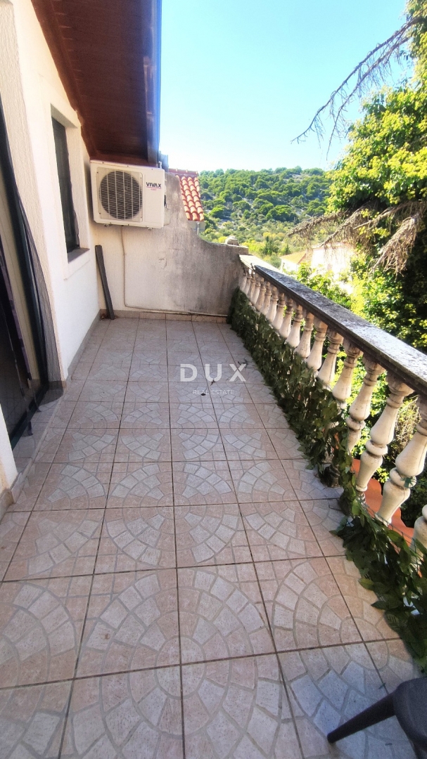 MURTER, BETINA - OCCASIONE! Affascinante casa in pietra su 3 piani