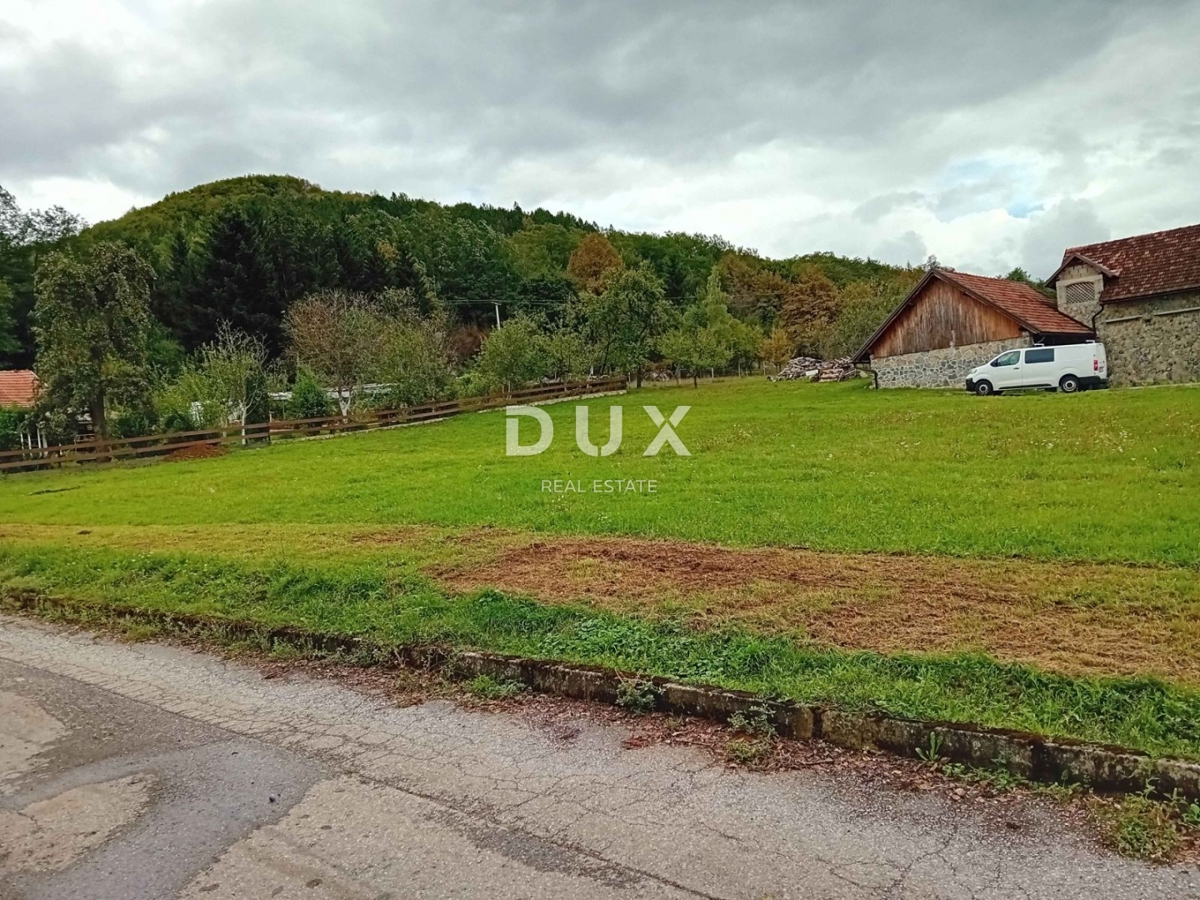 LIKA, OTOČAC, PROZOR - terreno edificabile di 2000 m2 vicino al fiume Gacka per condomini - appartamenti / case familiari / case in affitto con piscina 