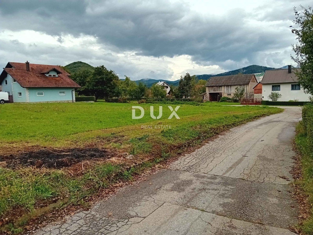 LIKA, OTOČAC, PROZOR - terreno edificabile di 2000 m2 vicino al fiume Gacka per condomini - appartamenti / case familiari / case in affitto con piscina 