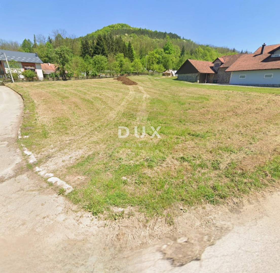 LIKA, OTOČAC, PROZOR - terreno edificabile di 2000 m2 vicino al fiume Gacka per condomini - appartamenti / case familiari / case in affitto con piscina 