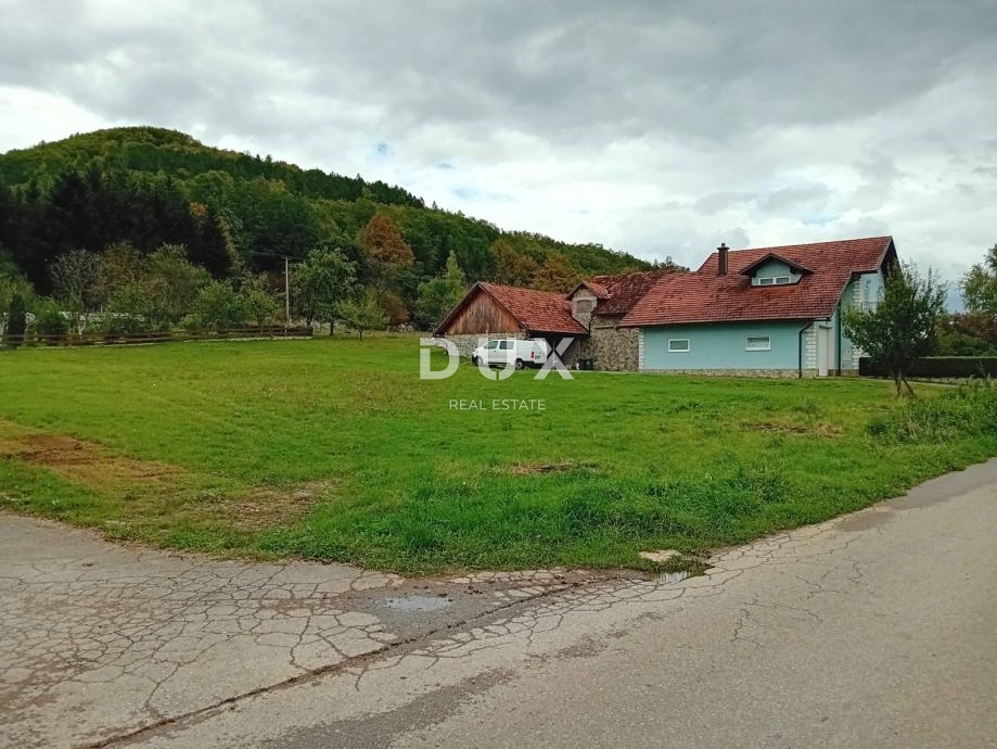 LIKA, OTOČAC, PROZOR - terreno edificabile di 2000 m2 vicino al fiume Gacka per condomini - appartamenti / case familiari / case in affitto con piscina 