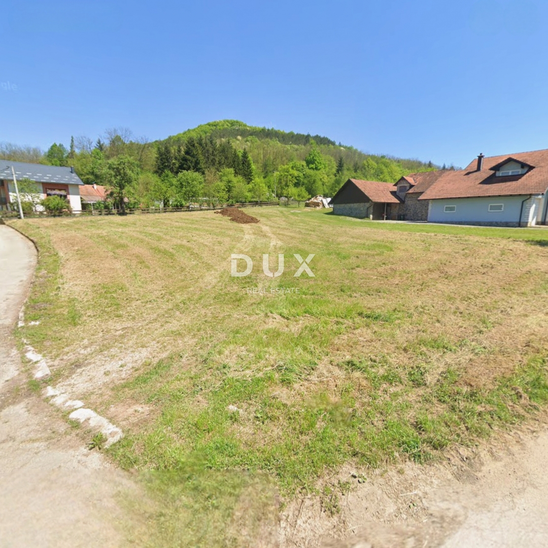 LIKA, OTOČAC, PROZOR - terreno edificabile di 2000 m2 vicino al fiume Gacka per condomini - appartamenti / case familiari / case in affitto con piscina 