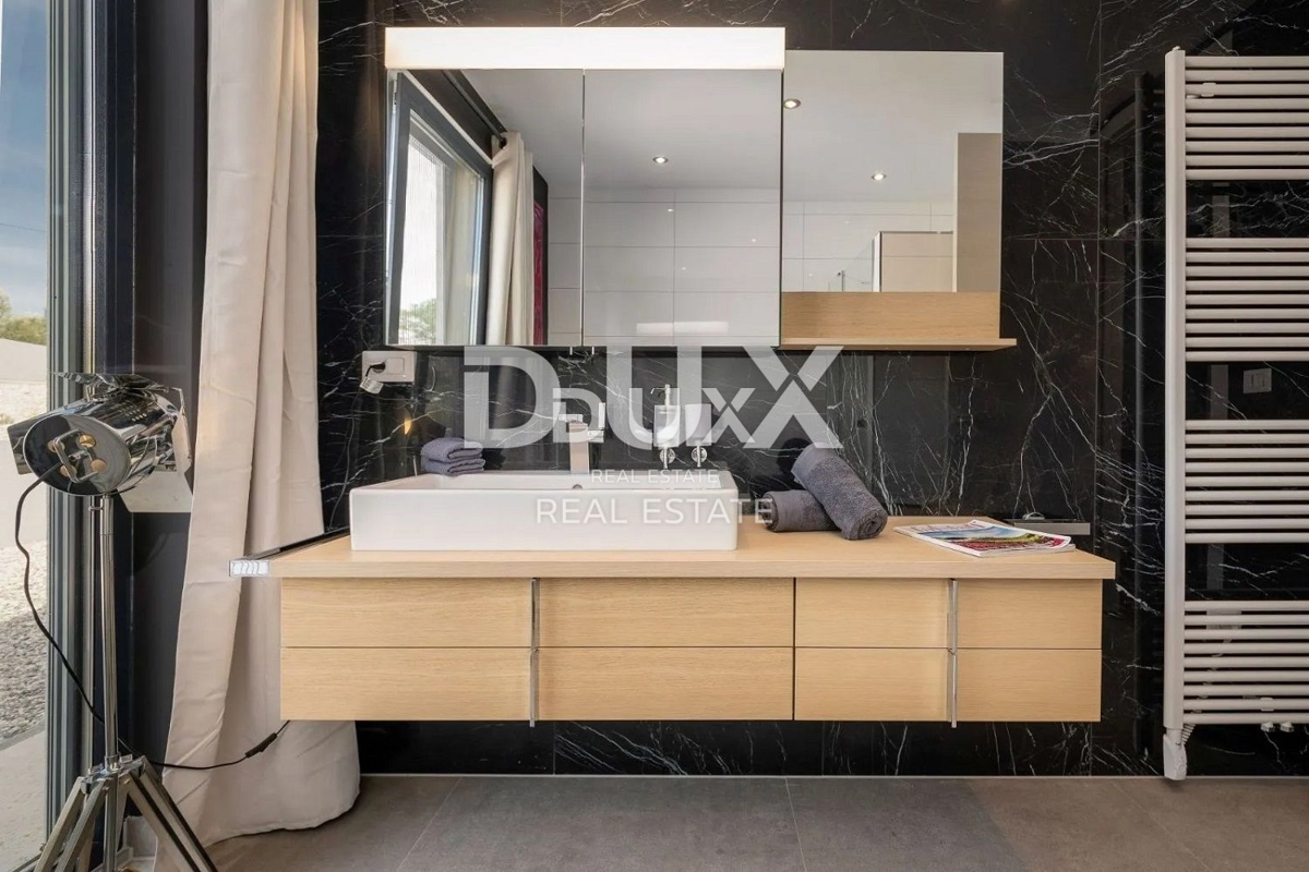 ISTRIA, VIŠNJAN – Villa di design di lusso con 6 camere da letto, piscina e ampio giardino