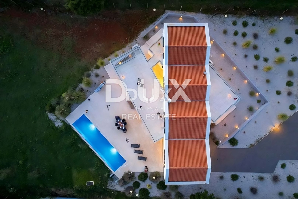 ISTRIA, VIŠNJAN – Villa di design di lusso con 6 camere da letto, piscina e ampio giardino