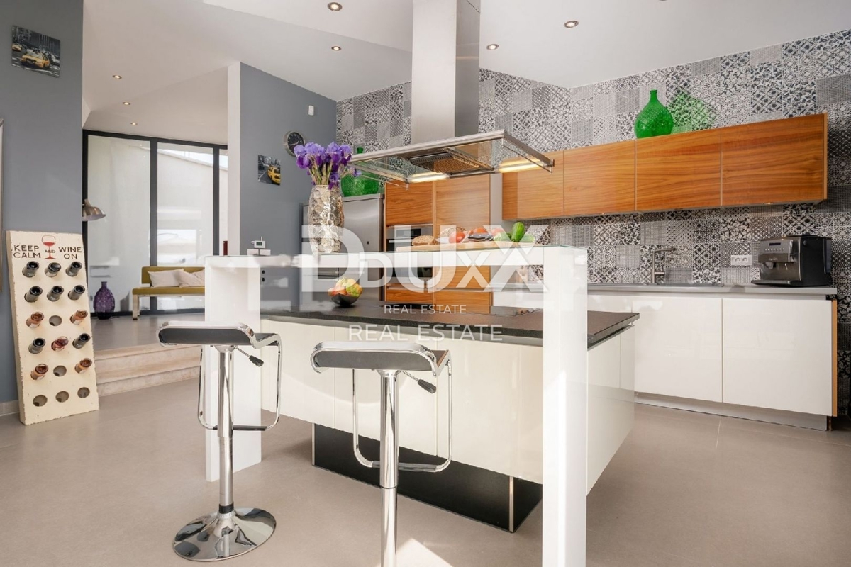 ISTRIA, VIŠNJAN – Villa di design di lusso con 6 camere da letto, piscina e ampio giardino