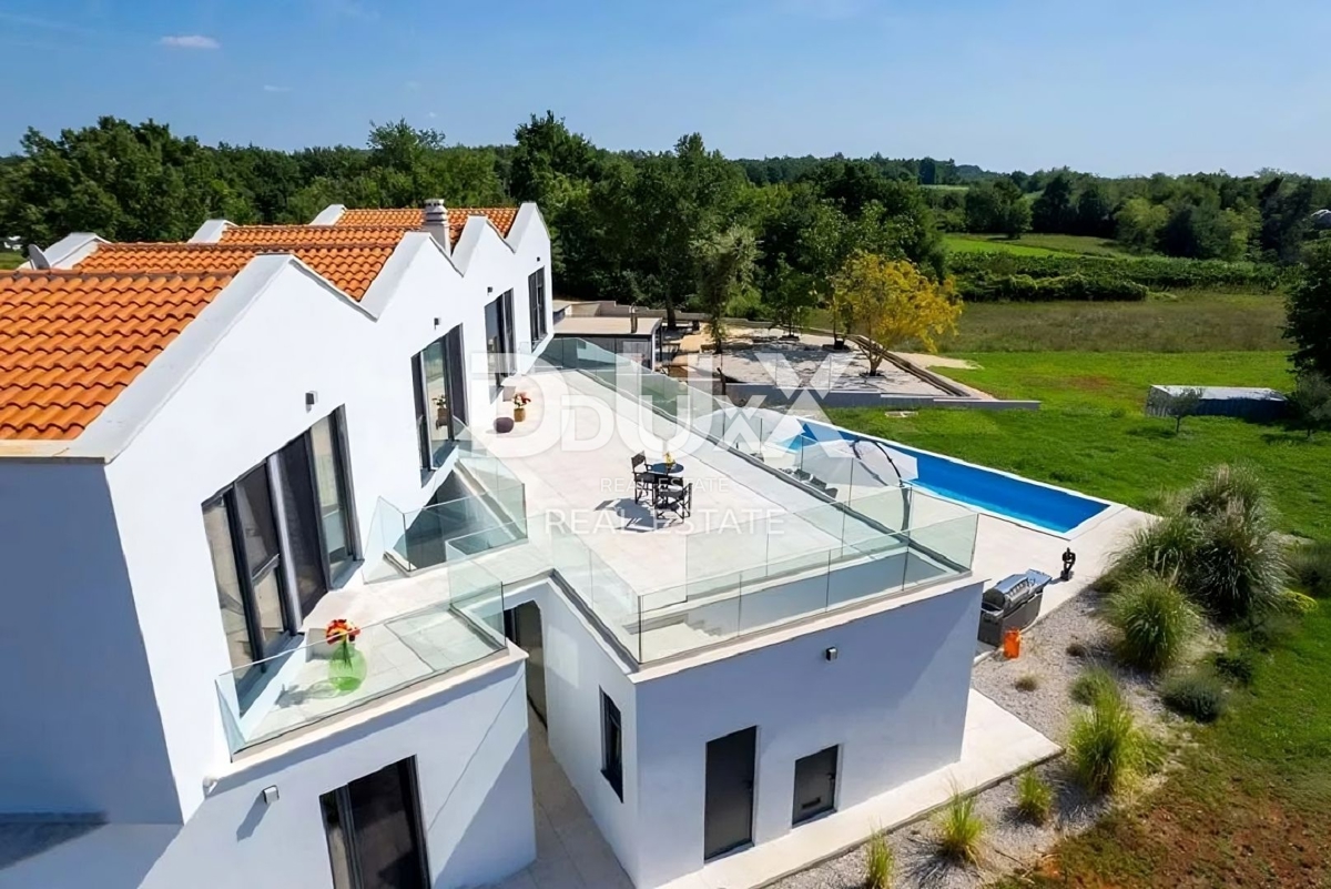 ISTRIA, VIŠNJAN – Villa di design di lusso con 6 camere da letto, piscina e ampio giardino