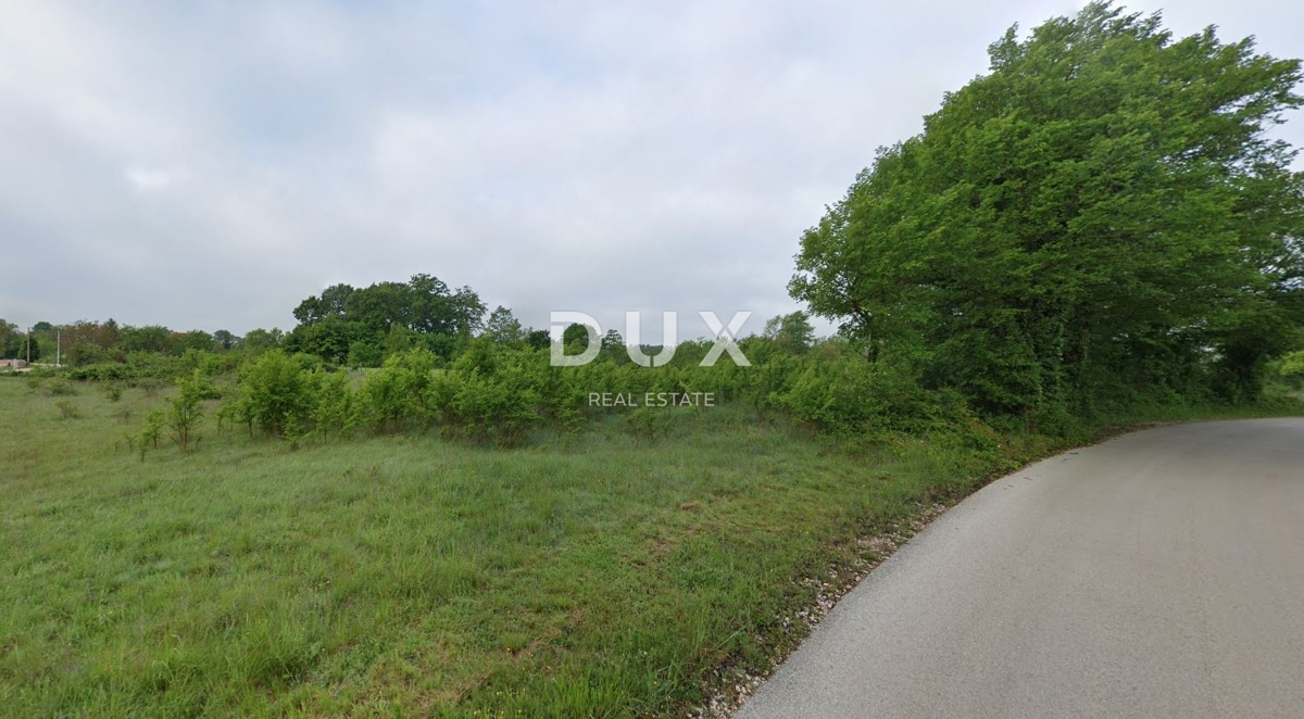 ISTRIA, ŽMINJ – Terreno edificabile 1.410 m² in posizione tranquilla