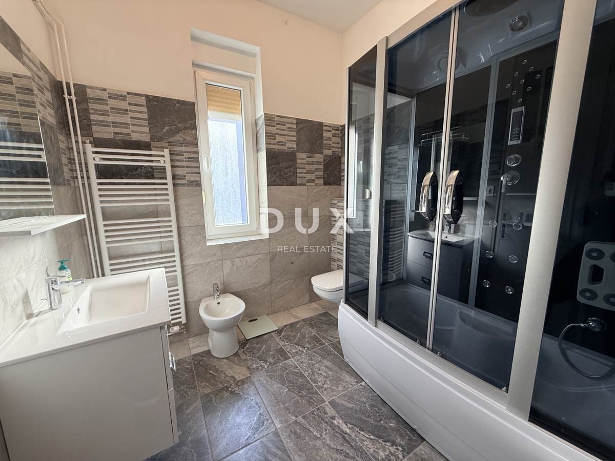 RIJEKA, POTOK - arredato 3 camere da letto + soggiorno con garage e 3 balconi, 2 bagni