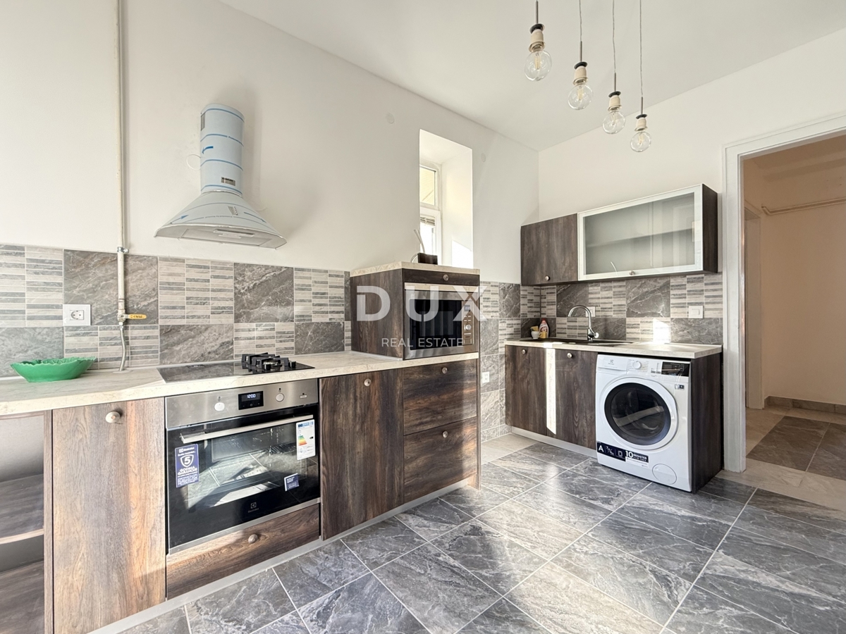 RIJEKA, POTOK - arredato 3 camere da letto + soggiorno con garage e 3 balconi, 2 bagni