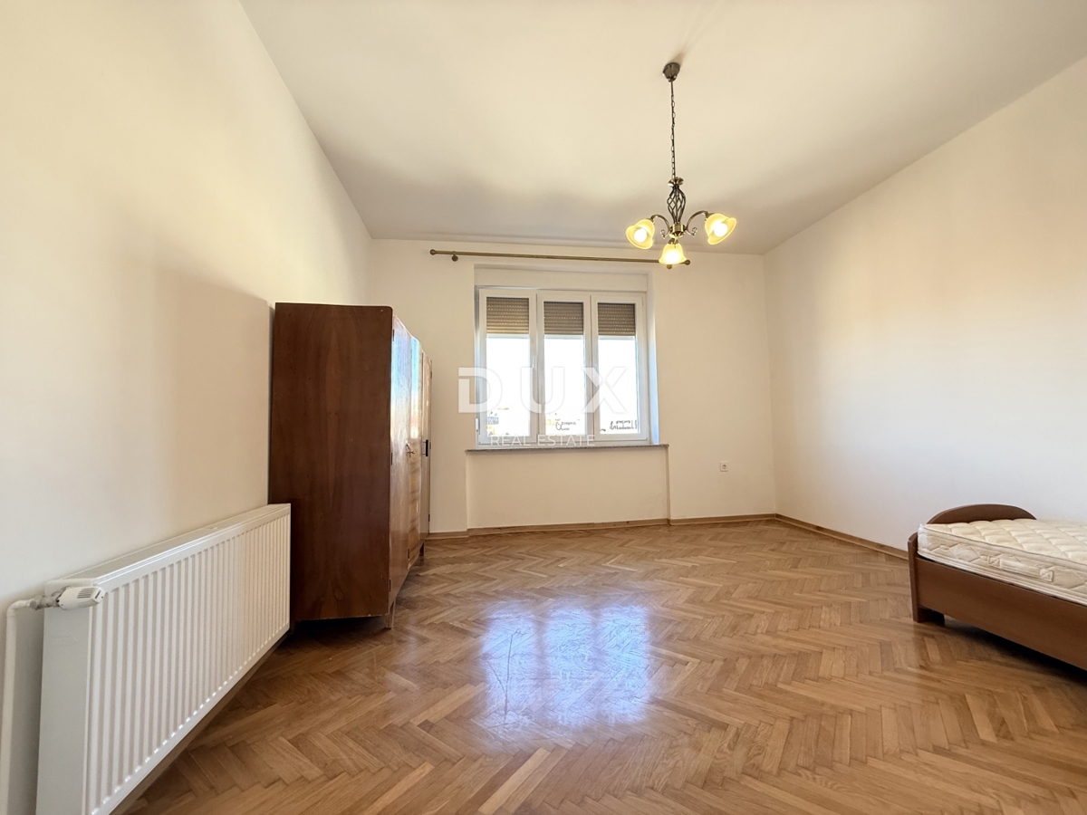 RIJEKA, POTOK - arredato 3 camere da letto + soggiorno con garage e 3 balconi, 2 bagni