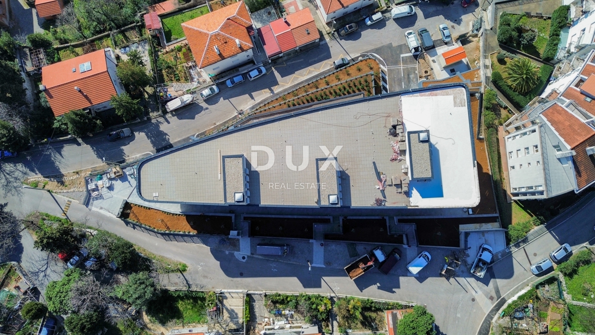 RIJEKA, KANTRIDA - Appartamento di 96 m2 in un lussuoso edificio di nuova costruzione a soli 250 metri dal mare con garage e vista panoramica sul mare
