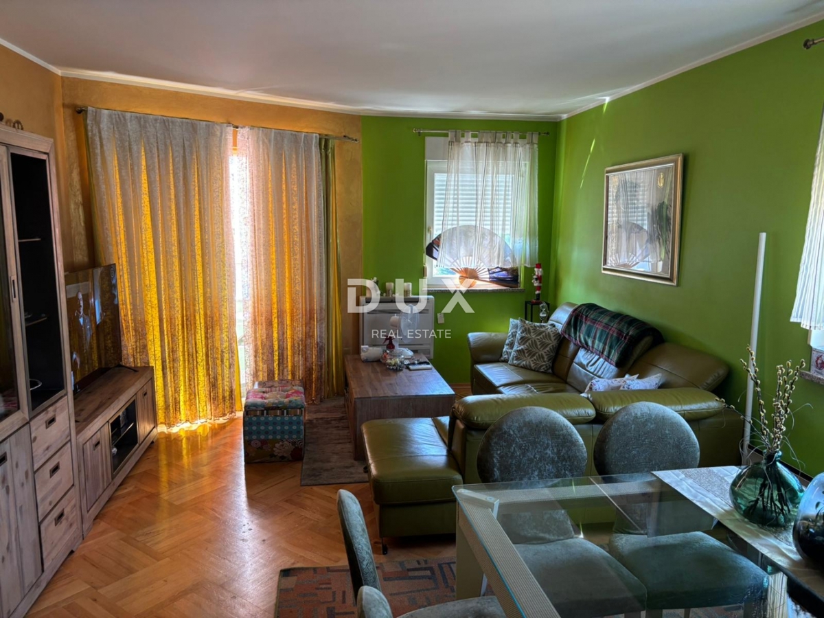 RIJEKA, SRDOČI - Appartamento su due piani con posto auto