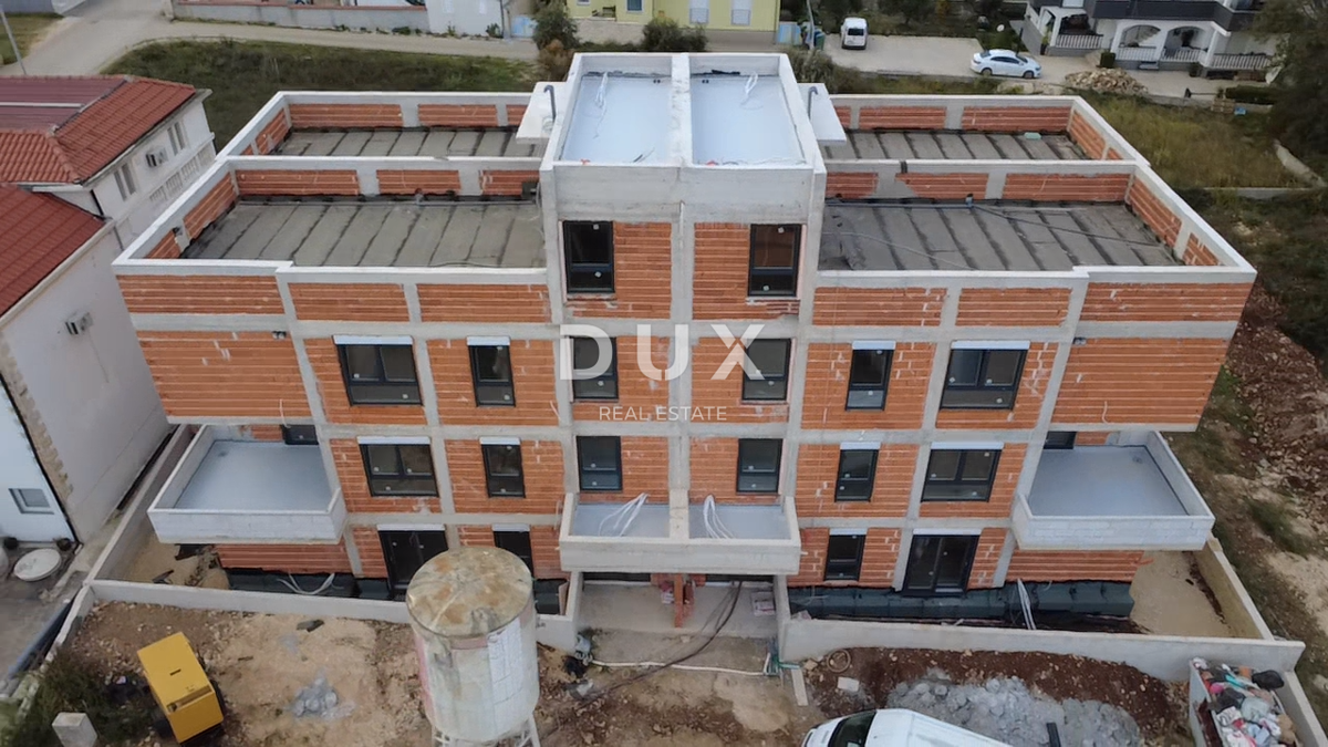 ZADAR, BIBINJE - Appartamento con due camere da letto e terrazza sul tetto in una posizione attraente S5