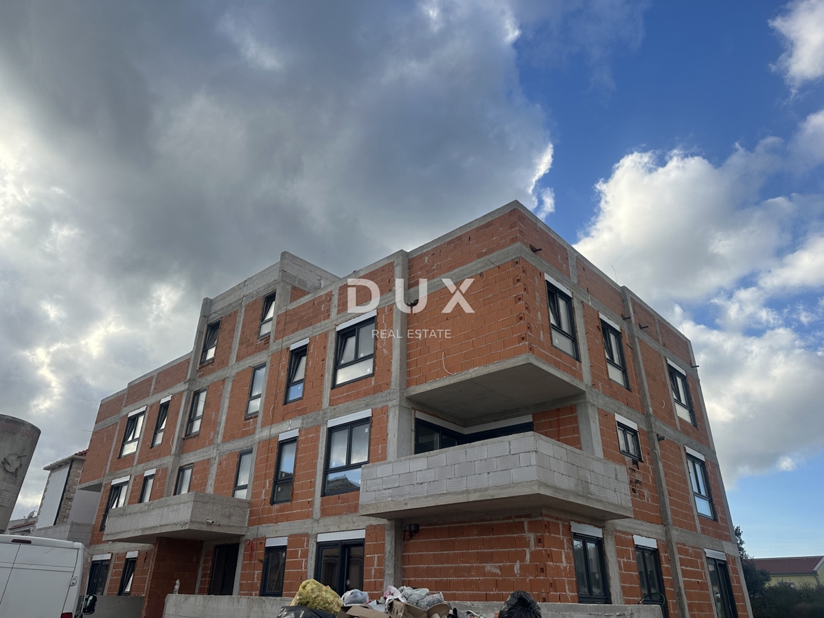 ZADAR, BIBINJE - Appartamento con due camere da letto e terrazza sul tetto in una posizione attraente S5