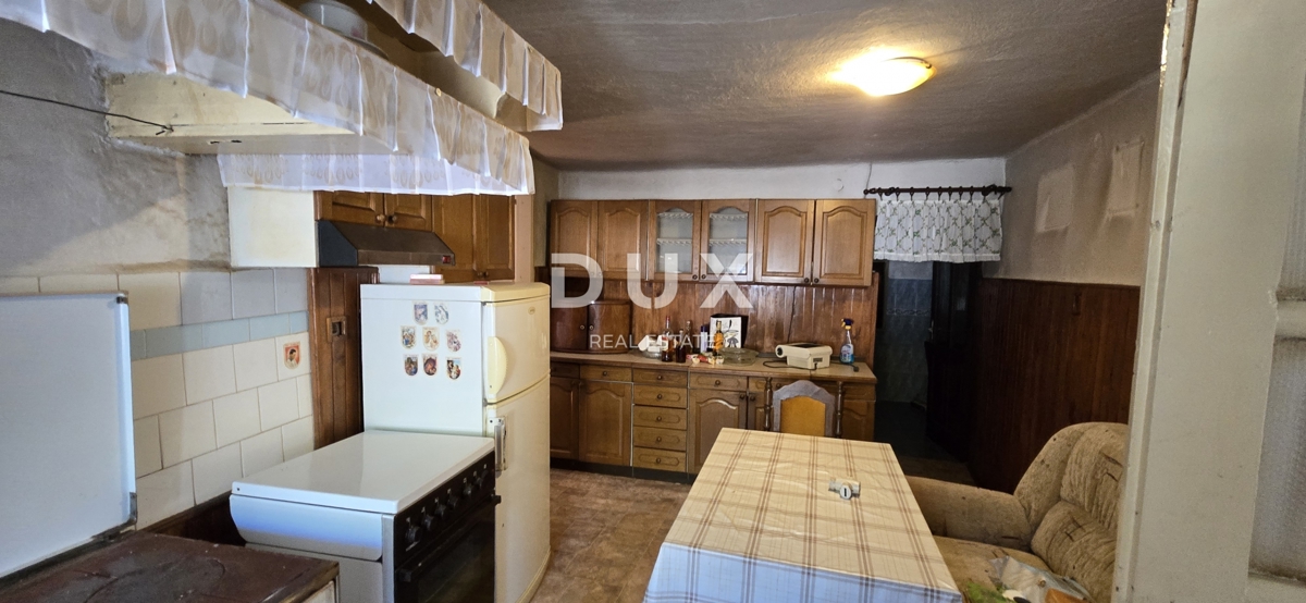 ISTRIA, GRAČIŠĆE - Imponente casa in pietra con vista e giardino