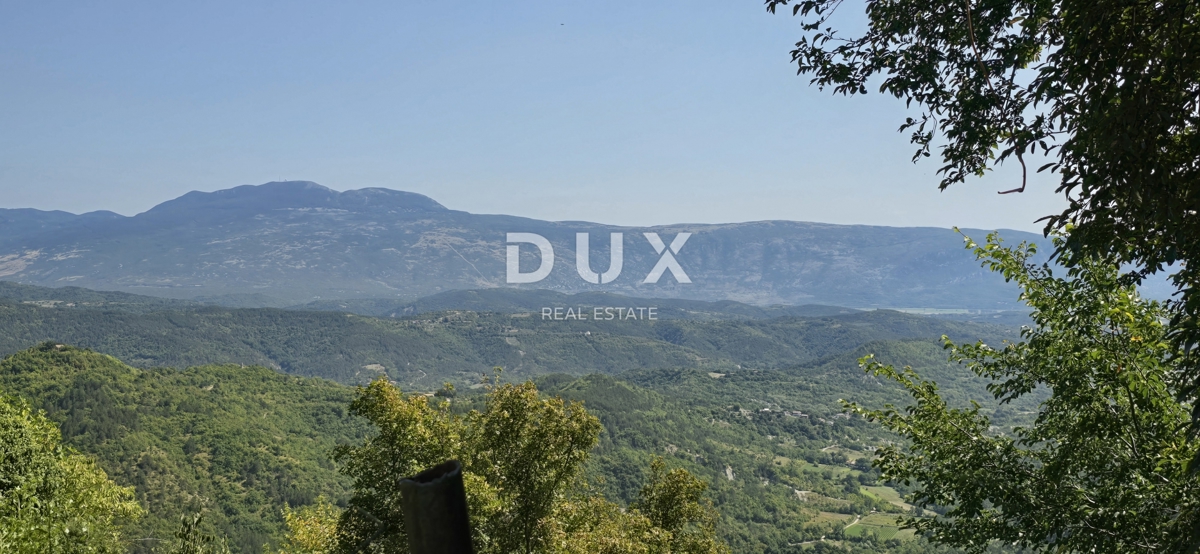 ISTRIA, GRAČIŠĆE - Imponente casa in pietra con vista e giardino