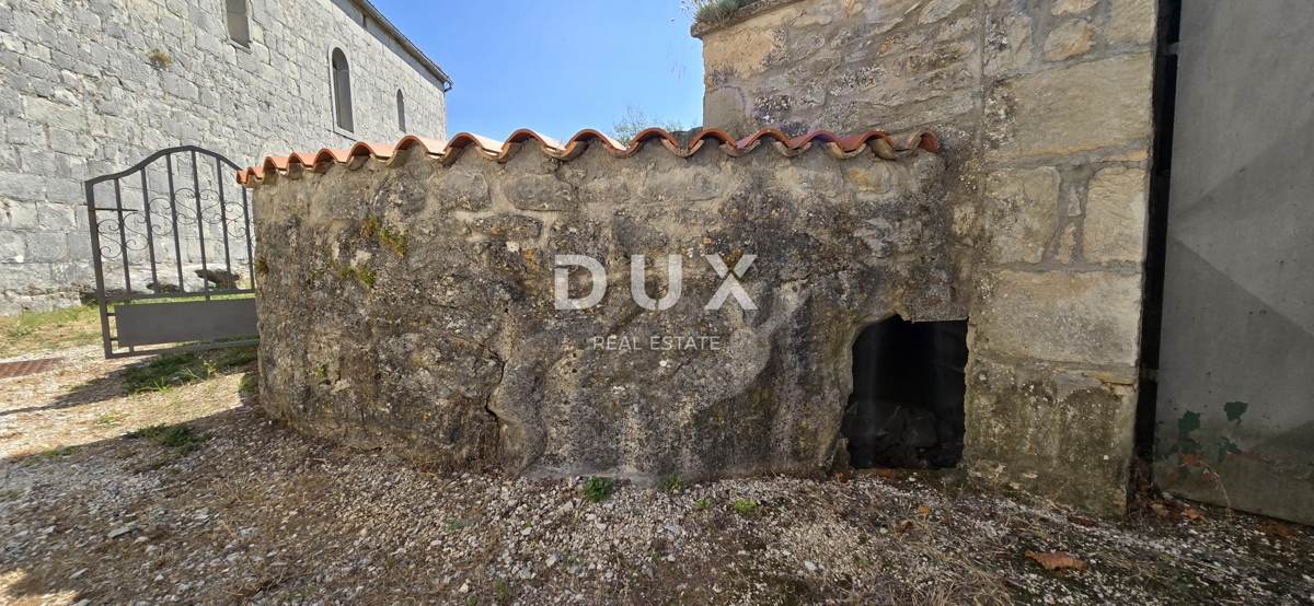 ISTRIA, GRAČIŠĆE - Imponente casa in pietra con vista e giardino