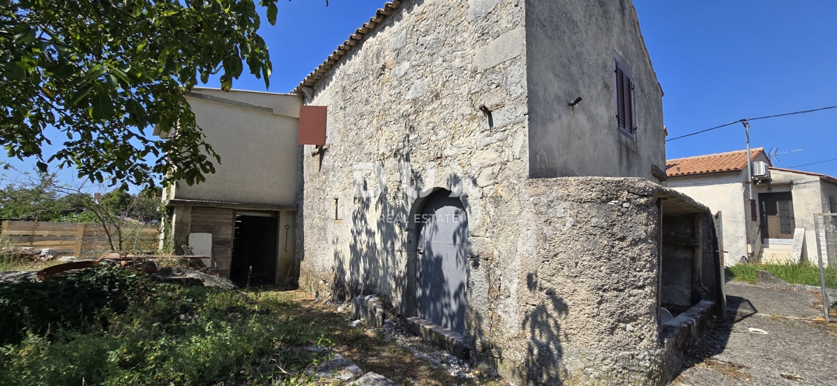 ISTRIA, GRAČIŠĆE - Imponente casa in pietra con vista e giardino