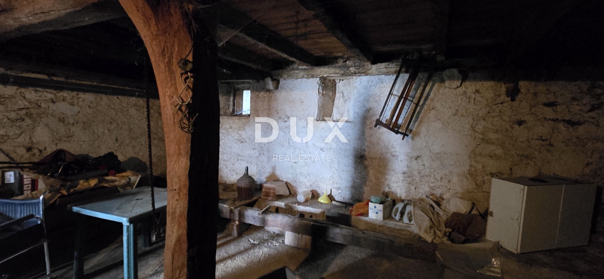 ISTRIA, GRAČIŠĆE - Imponente casa in pietra con vista e giardino