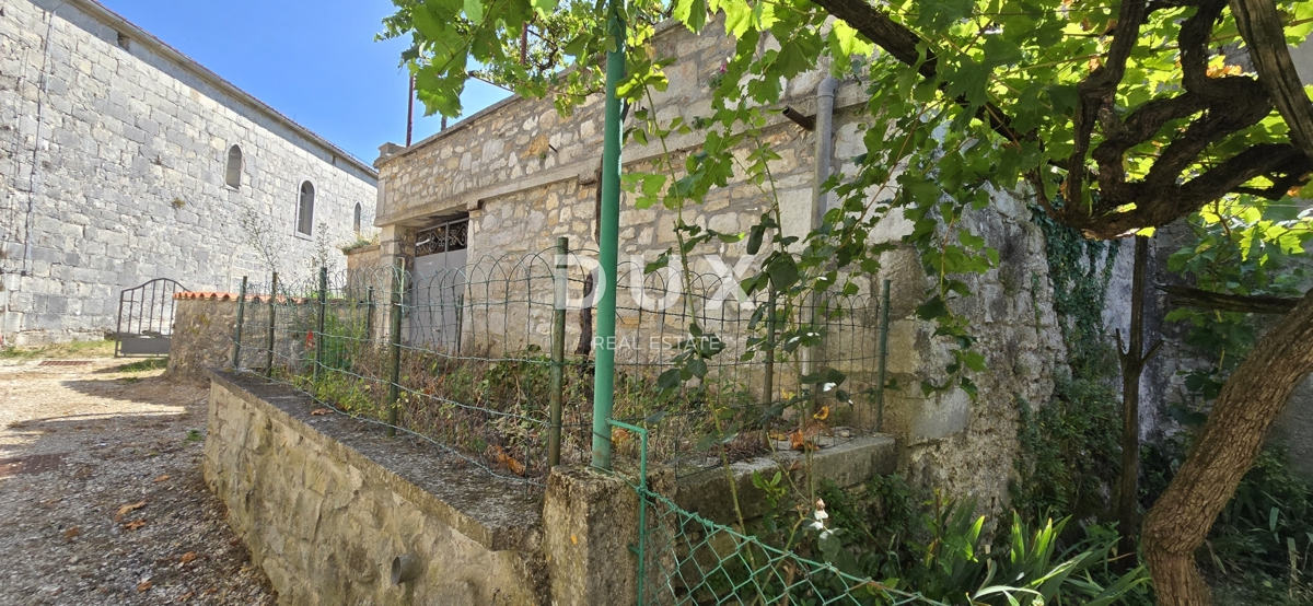 ISTRIA, GRAČIŠĆE - Imponente casa in pietra con vista e giardino