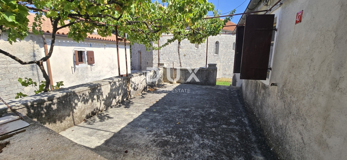 ISTRIA, GRAČIŠĆE - Imponente casa in pietra con vista e giardino