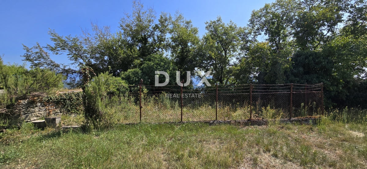 ISTRIA, GRAČIŠĆE - Imponente casa in pietra con vista e giardino