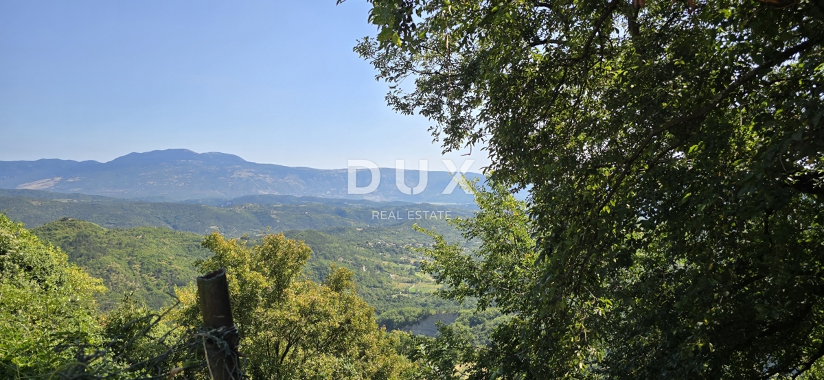 ISTRIA, GRAČIŠĆE - Imponente casa in pietra con vista e giardino