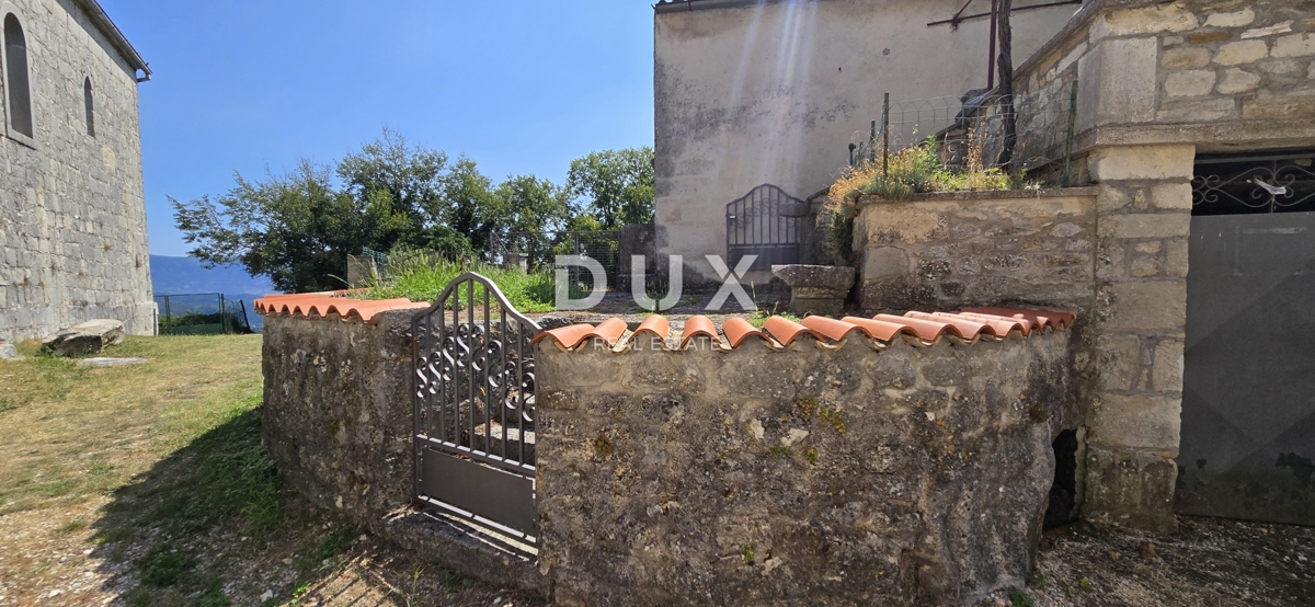 ISTRIA, GRAČIŠĆE - Imponente casa in pietra con vista e giardino