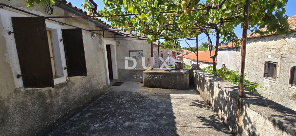 ISTRIA, GRAČIŠĆE - Imponente casa in pietra con vista e giardino