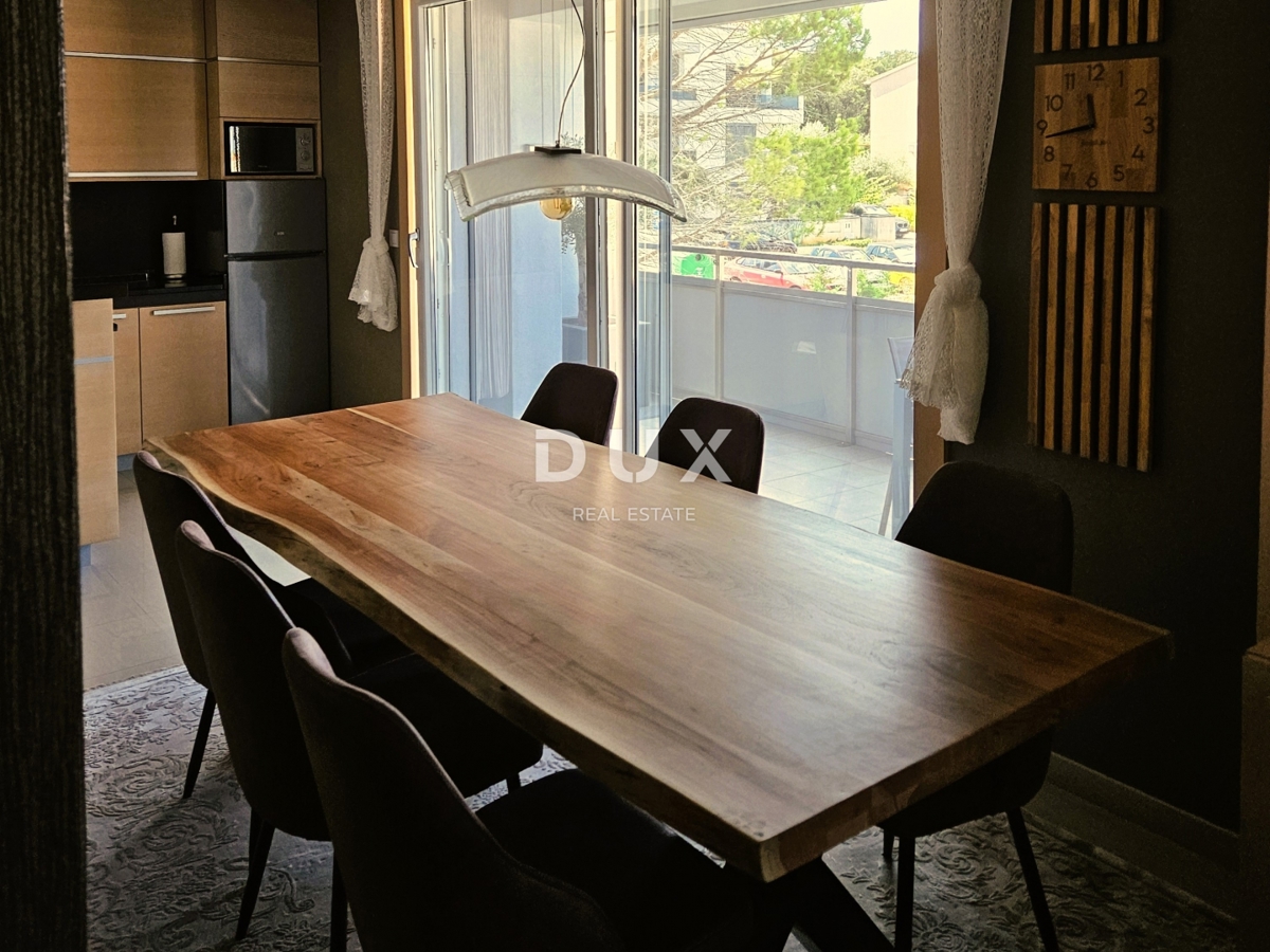 POLA, PJEŠČANA UVALA - appartamento superbamente arredato con terrazza a soli 150 metri dal mare, parcheggio