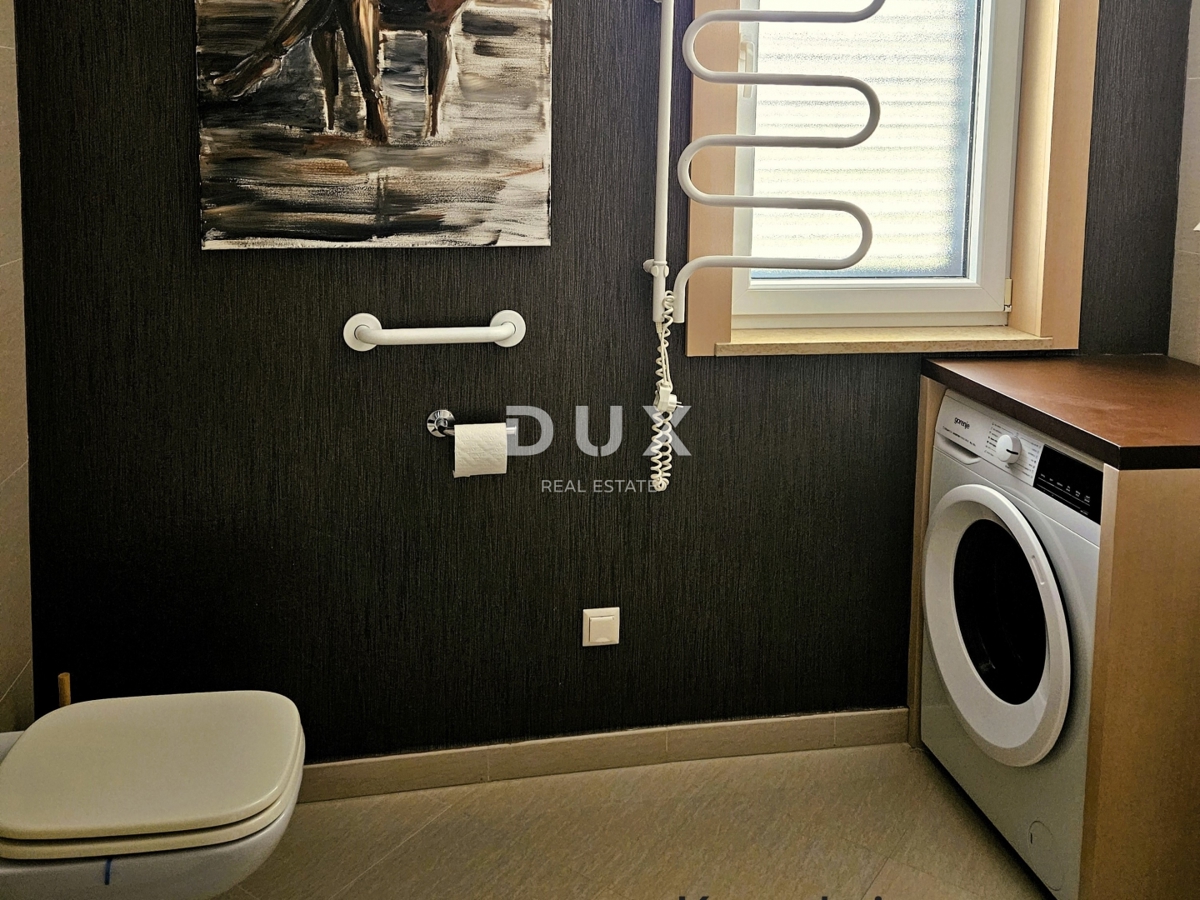 POLA, PJEŠČANA UVALA - appartamento superbamente arredato con terrazza a soli 150 metri dal mare, parcheggio