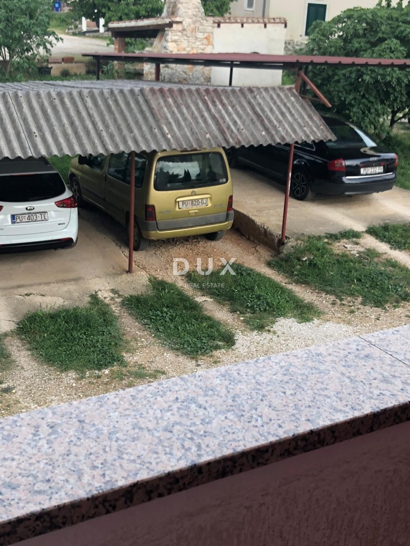 ISTRIA, ROVIGNO - spazioso e ordinato appartamento con tre camere da letto, posto auto e balcone al primo piano vicino al centro!