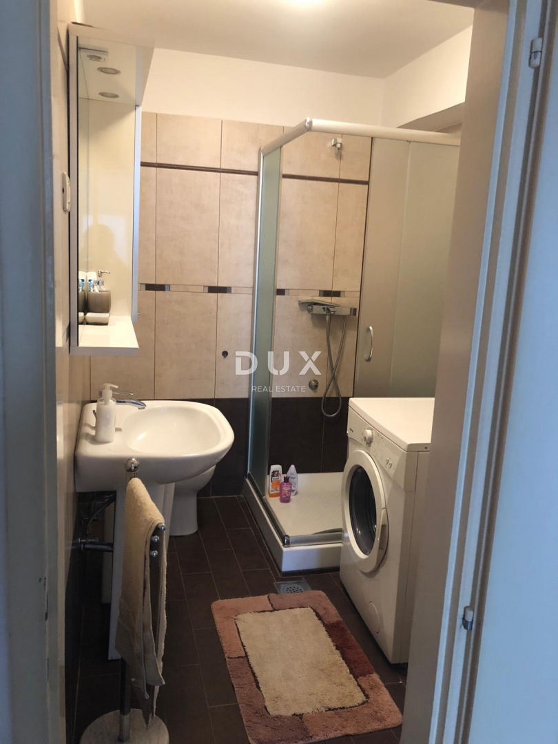 ISTRIA, ROVIGNO - spazioso e ordinato appartamento con tre camere da letto, posto auto e balcone al primo piano vicino al centro!