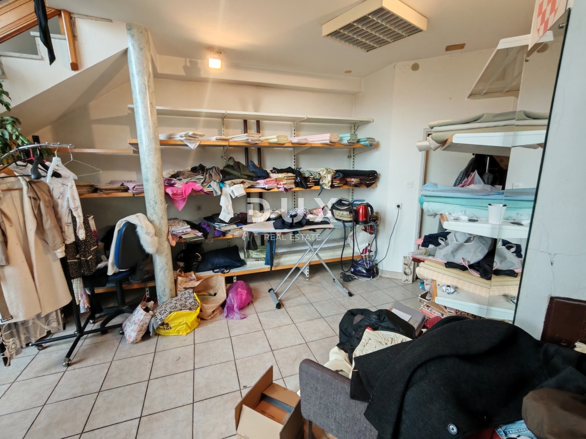 ZADAR, PETRIĆI - Spazio commerciale al piano terra dell'edificio! Occasione!