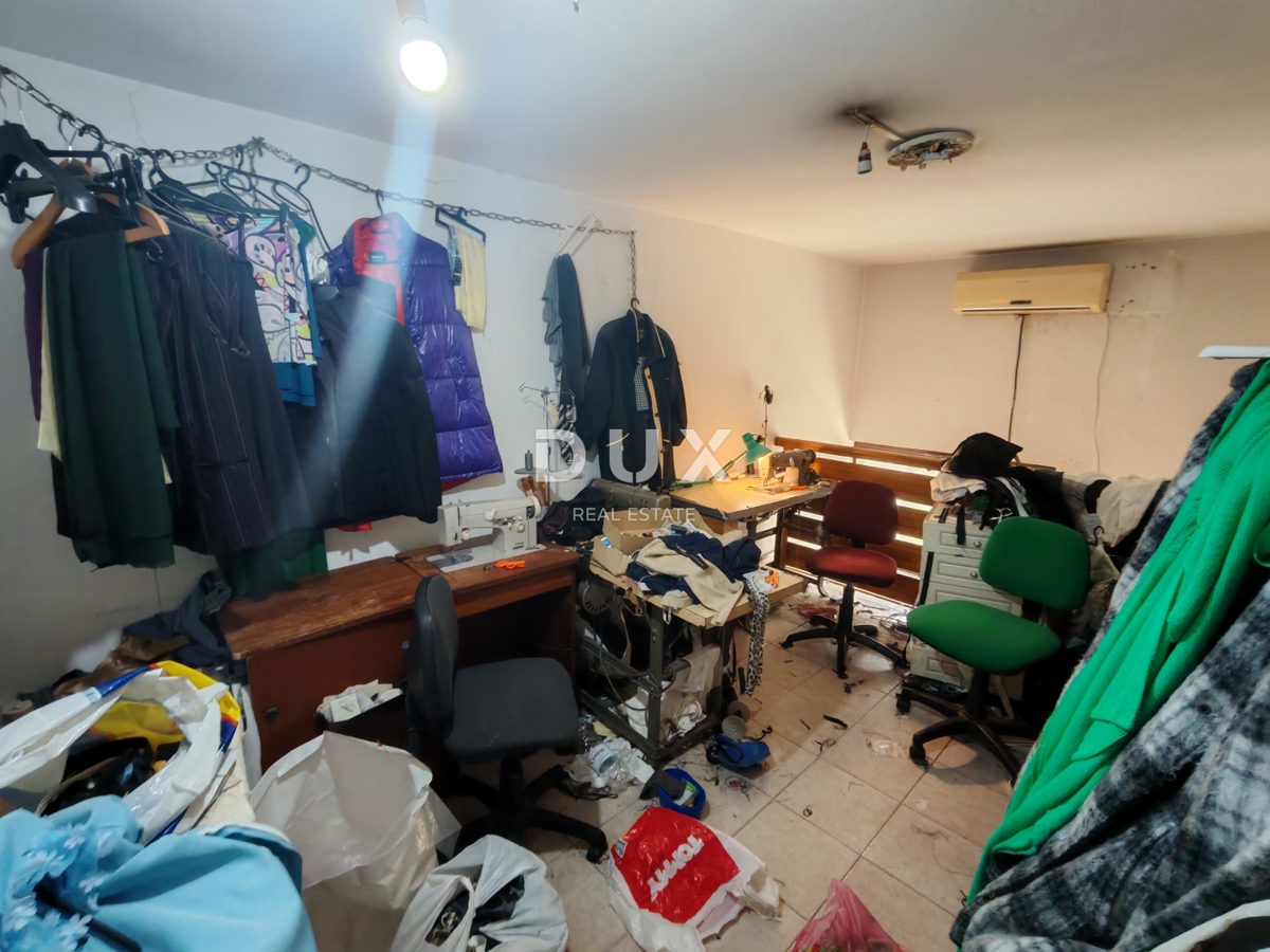 ZADAR, PETRIĆI - Spazio commerciale al piano terra dell'edificio! Occasione!