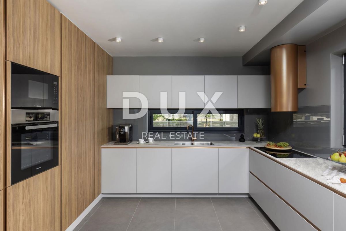 Casa Bibinje, 345,47m2