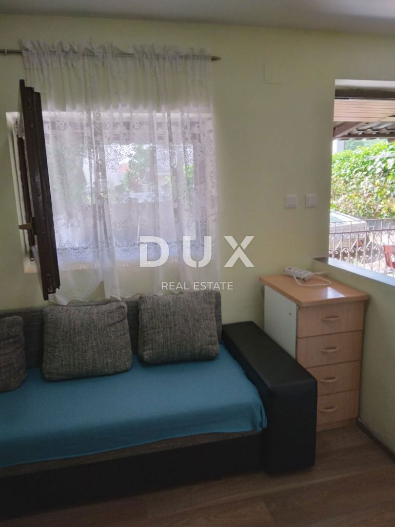 RIJEKA, SRDOČI, CENTRO - casa indipendente con 3 appartamenti + edificio ausiliario + giardino! OPPORTUNITÀ! URGENTE!