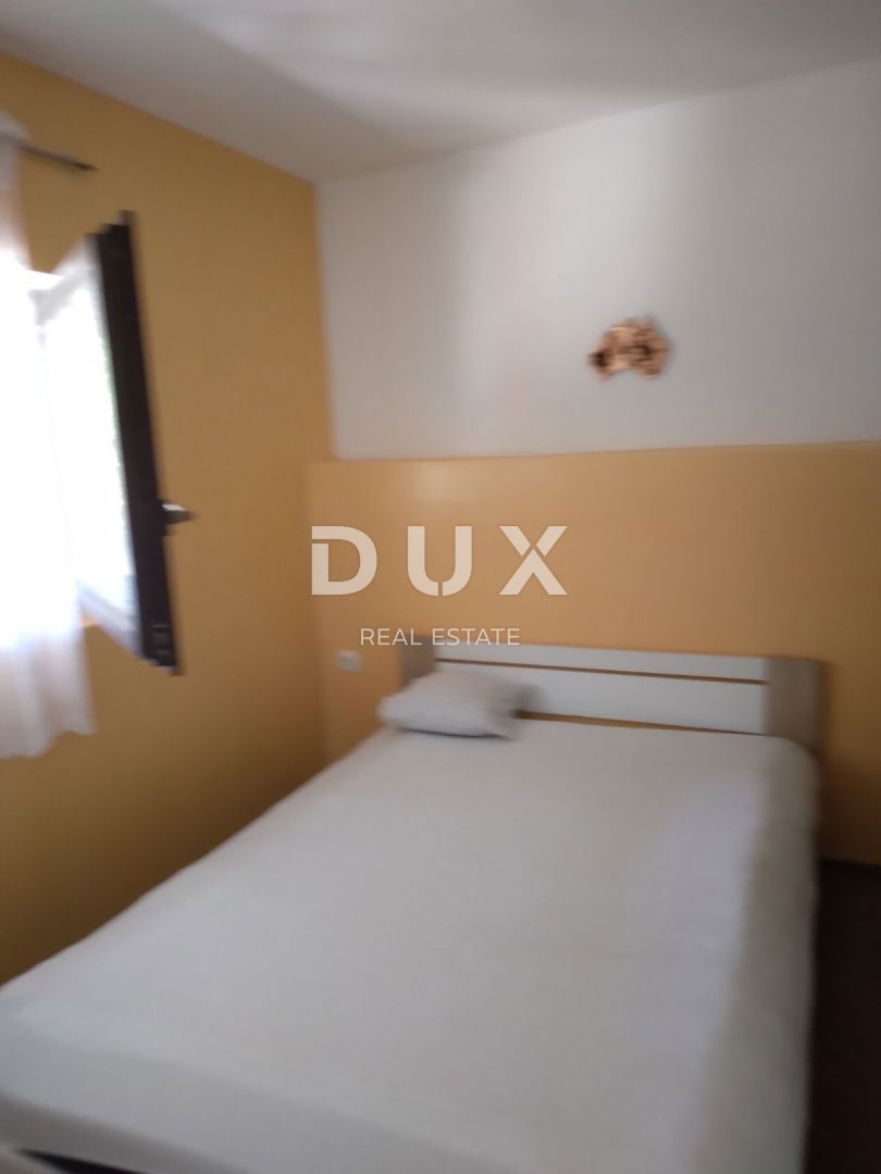 RIJEKA, SRDOČI, CENTRO - casa indipendente con 3 appartamenti + edificio ausiliario + giardino! OPPORTUNITÀ! URGENTE!